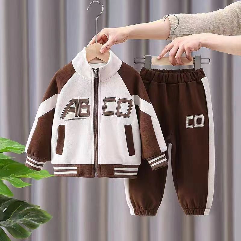 Small and medium-sized sports set, autumn handsome children's Korean version jacket, wearing baseball jersey_voghion.com