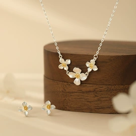 耳钉;项链;戒指