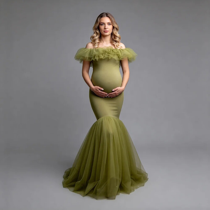 Off-shoulder evening dress with ruffles and fishtail hem, slim-fit long gown for pregnant women, photo shoot outfit for maternity photography Off-shoulder evening dress with ruffles and fishtail hem, slim-fit long gown for pregnant women, photo shoot outfit for maternity photography