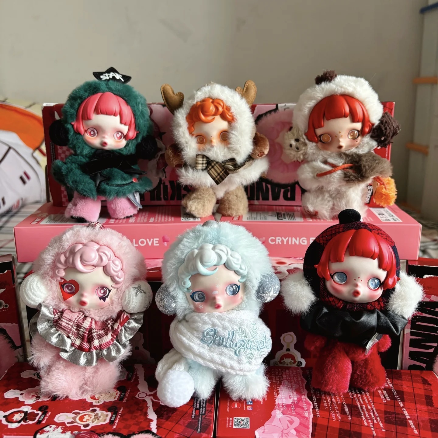 Bubble Mart SP Winter Music Series Plush Doll Y Play Blind Box Hand-made Vinyl Doll Pendant