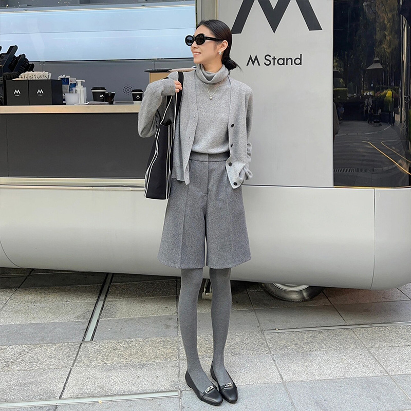 High-Waisted Woolen Five-Point Pants for Women 2025 Autumn and Winter New Wide-Leg Suit Pants for Small People Straight Five-Point Shorts High-Waisted Woolen Five-Point Pants for Women 2025 Autumn and Winter New Wide-Leg Suit Pants for Small People Straight Five-Point Shorts