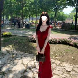 2026夏季御姐风独特超好看红色修身包臀吊带连衣裙绝美不撞款长裙