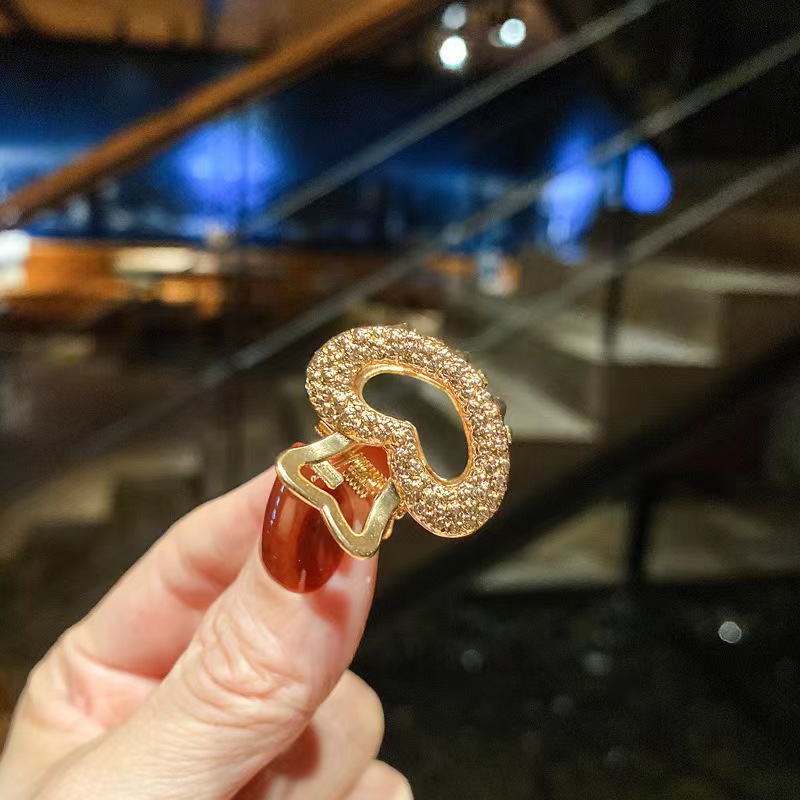 Small metal top clip simple Korean style ponytail clip texture simple elegant fashion back head clip headdress