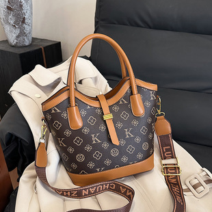 Casual Wide Shoulder Strap Popular Crossbody Bag 2024 New Fashion Old Flower Bag Women's All-match High-grade Retro Handbag