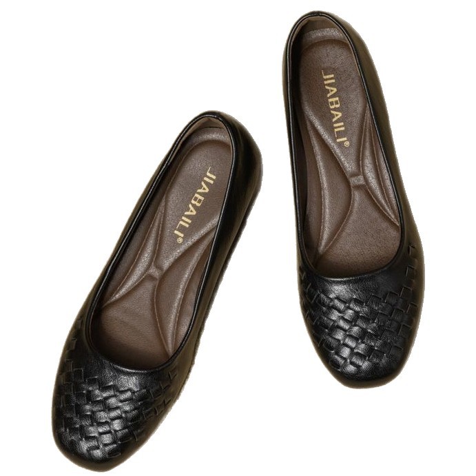 2026 nuevo cuero de cuero suave con suela suave primavera y otoño zapatos de mujer zapatos de cuero cómodos retro zapatos de madre zapatos de mujer