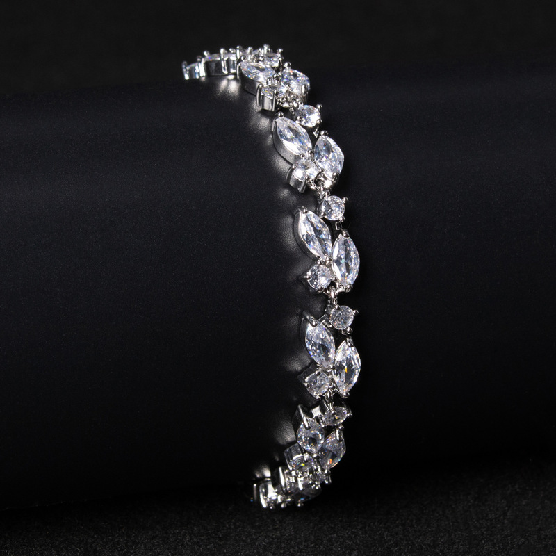 European and American fashion trendy leaf zircon female bracelet cross-border foreign trade supply dress matching jewelry girlfriends gift