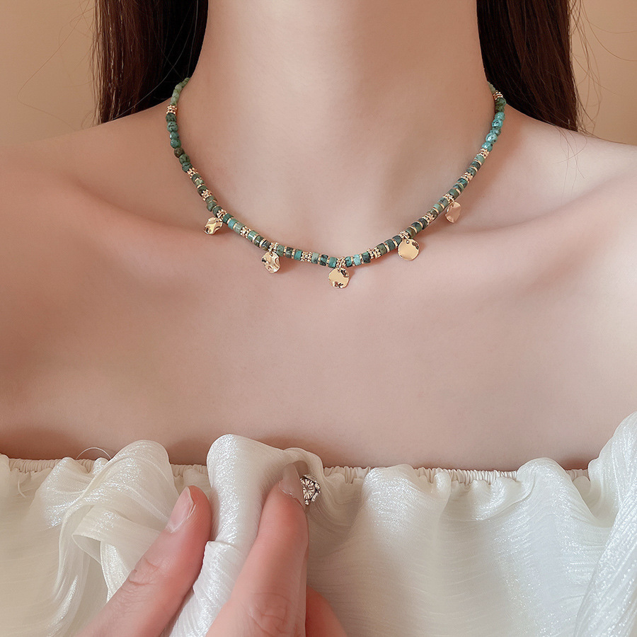 Collar con colgante de cuentas de estrella de color de verano, dulce femenino, pequeña cadena de clavícula fresca, estilo de vacaciones, collar de todo fósforo de nicho