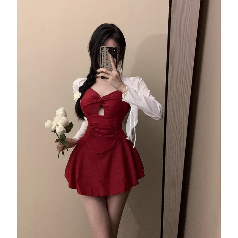 水着の女性のスカート式の連体は保守的に肉を遮って痩せている少女の韓国版のins風の超仙の小さい胸が集まって日焼け止めの外に乗ります。|undefined