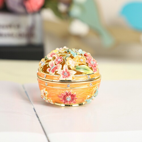 Foreign trade hollow pattern decorative box ring storage box enamel craft gift decorative box wholesale