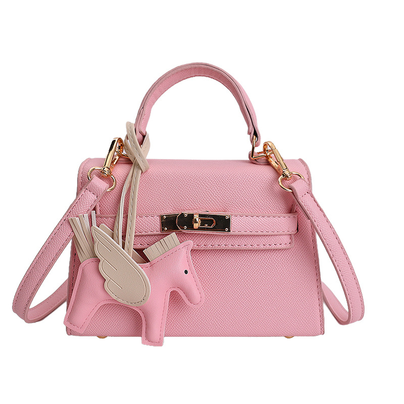 La sensación de alto nivel de lujo ligero bolso de mano Kylie mujeres 2026 ventas transfronterizas calientes nueva moda de viaje de hombro mochila