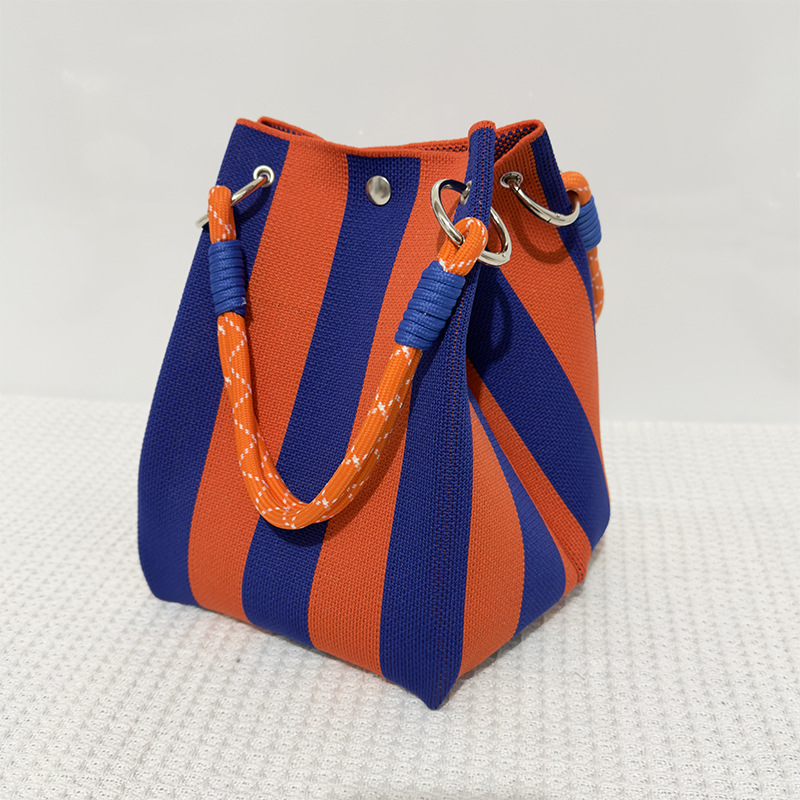 2026 New Niche Design Cartoon Knitted Tote Bag Casual Versatile Bucket Bag Large Capacity Handbag