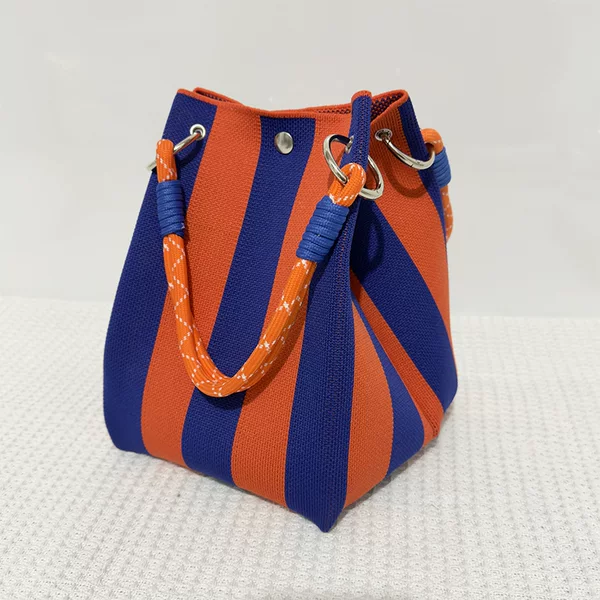 2026 New Niche Design Cartoon Knitted Tote Bag Casual Versatile Bucket Bag Large Capacity Handbag