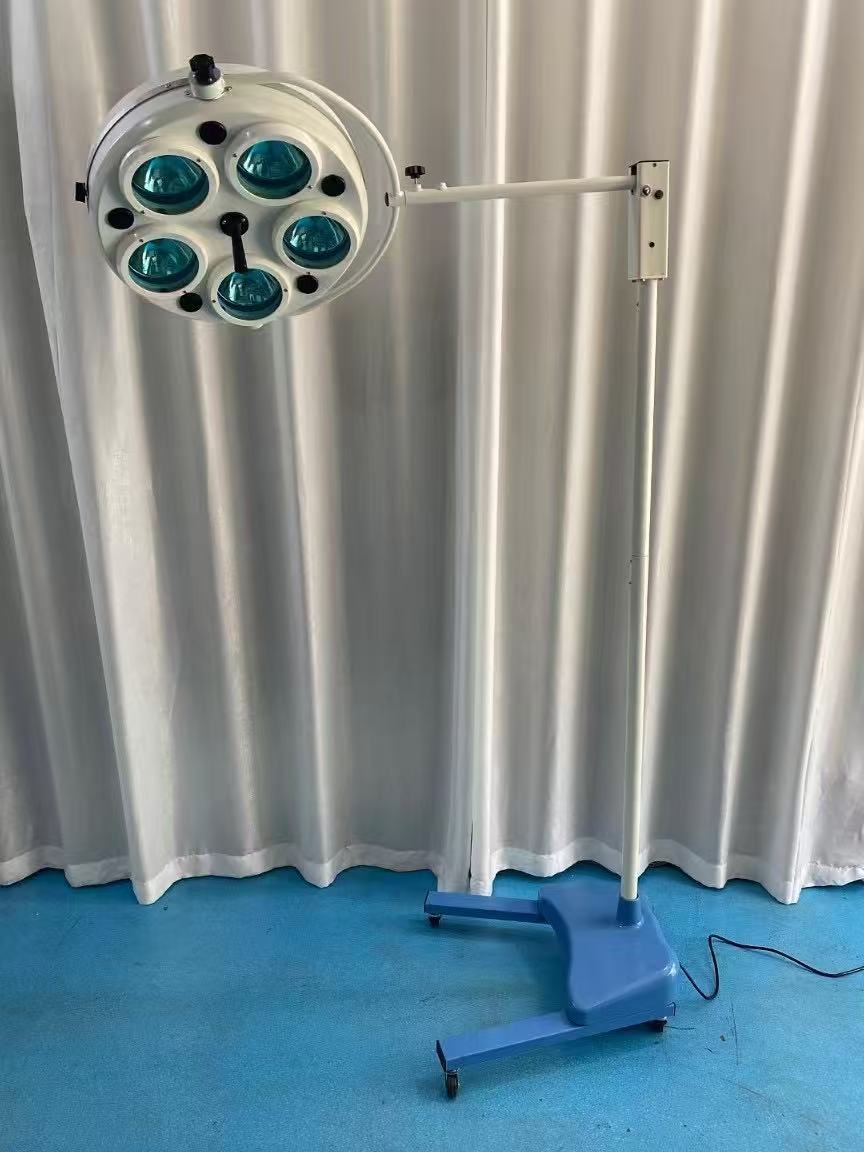 lámpara LED móvil de cinco agujeros quirúrgica vertical médica sin sombra lámpara de iluminación de exportación de comercio exterior lámpara quirúrgica de luz fría