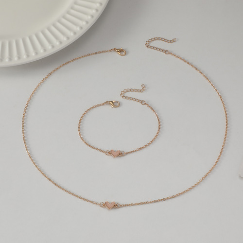 Elegant Minimalist Heart Necklace for Women, Personality and Style Oil Droplet Pink Heart Clavicle Chain Bracelet Accessory