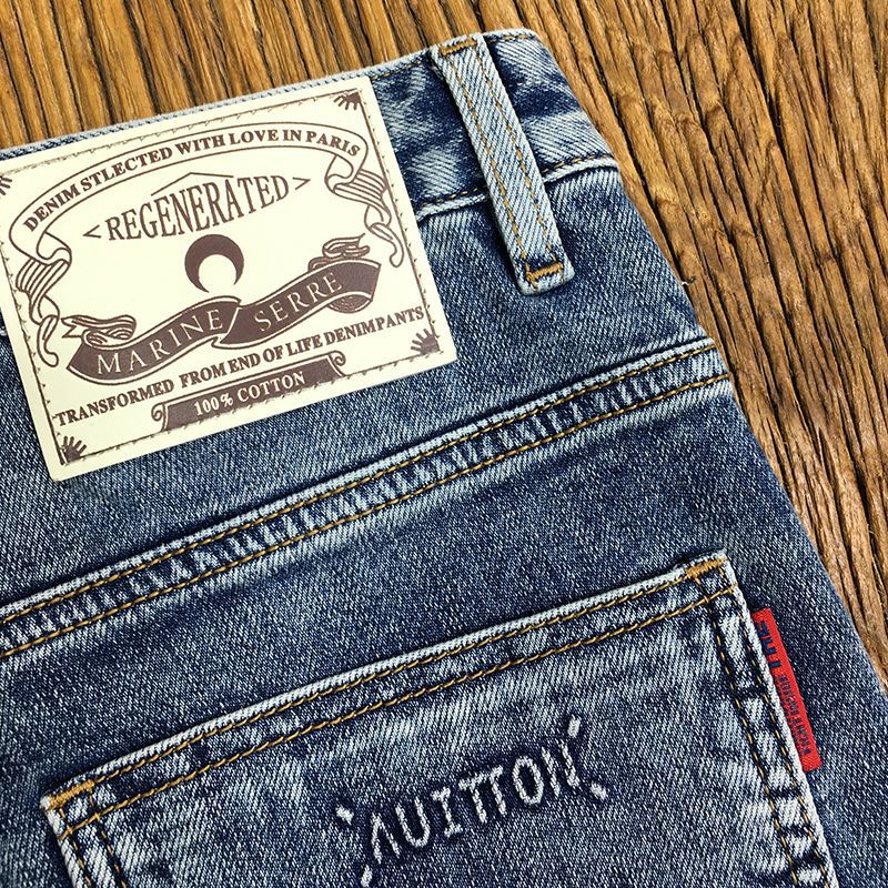 Hochwertige Jeans mit bedrucktem Bund für Herren im Sommer, trendige, elastische, schmal geschnittene Freizeithose für den Jugendtrend_voghion.com