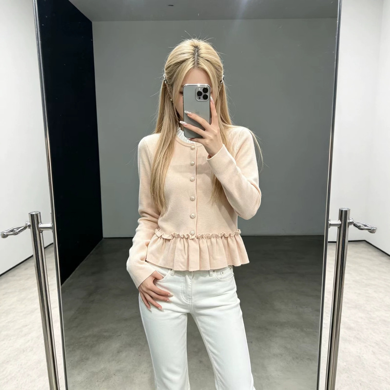 French-style elegant and fashionable short coat with ruffled trim and patchwork collar, knitted cardigan for women, early autumn single-breasted long-sleeve top French-style elegant and fashionable short coat with ruffled trim and patchwork collar, knitted cardigan for women, early autumn single-breasted long-sleeve top