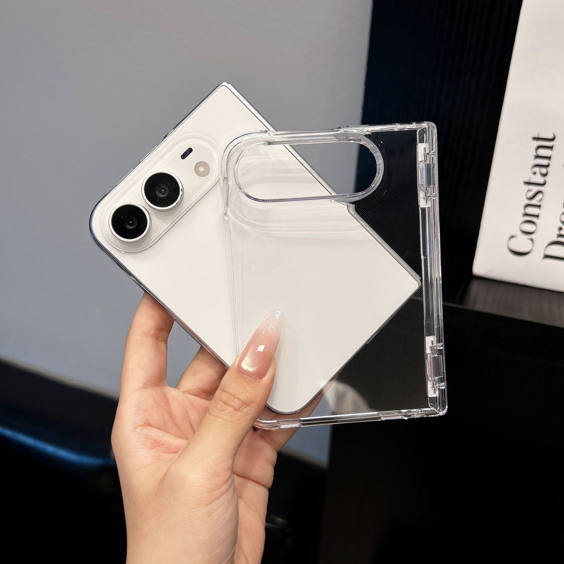 Funda Plegable para Celular iPhone Duo de PC Transparente Antigolpes image 5
