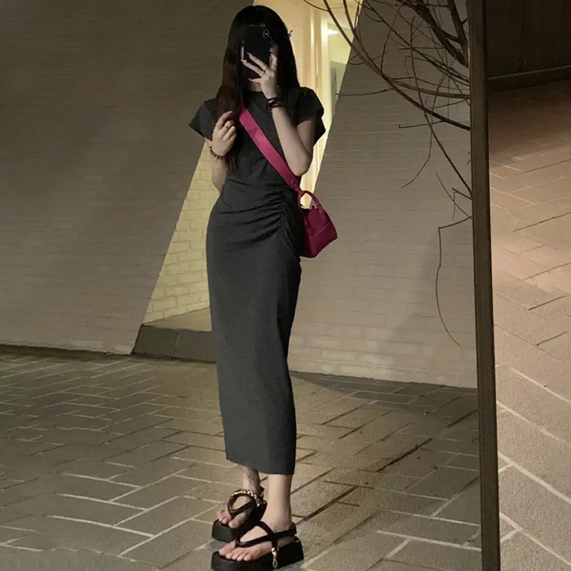 Váy đen nữ ôm body dáng dài qua gối kiểu dáng thanh lịch — Màu đen