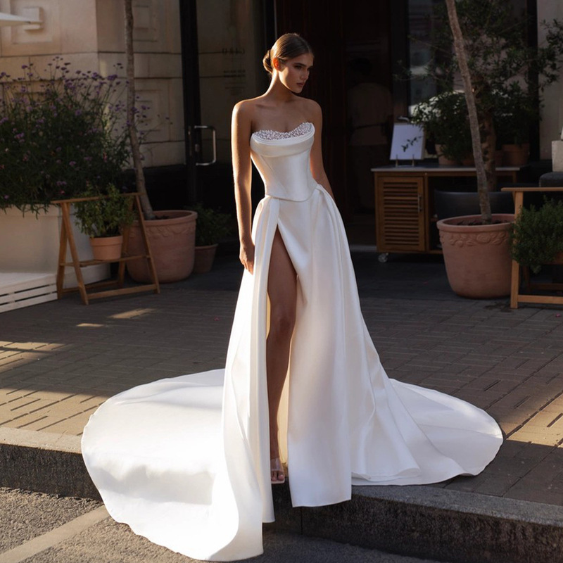 Strapless beaded high split white satin wedding dress foreign trade supply wedding dress support a generation of hair tail slim