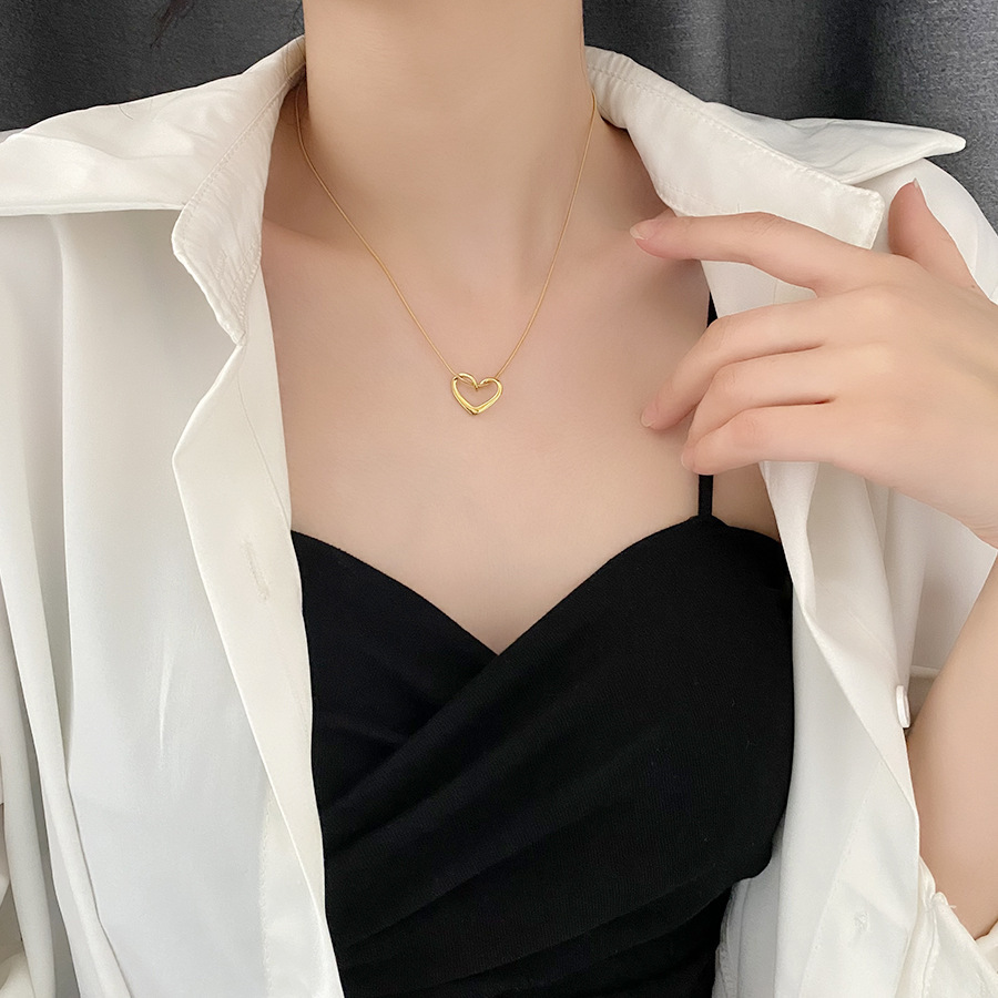 Titanium Steel Simple Style Heart Shape Pendant Necklace display picture 1