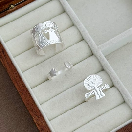 项链;耳环;耳钉