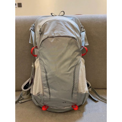 18L バックパック ハッカー ストーム デイライト メンズ レディース アウトドア バックパック 登山バッグ ハイキング バックパック