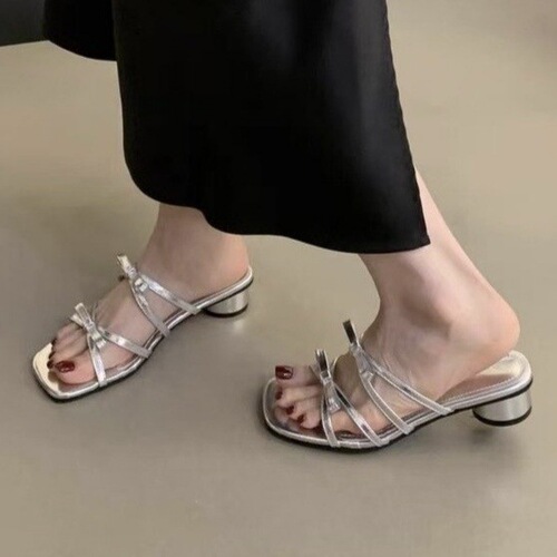 Pink Bow-Adorned Square-Heel Sandals for Women | 2025 Summer Outdoor Wear | Fashionable & Casual Flip-Flops