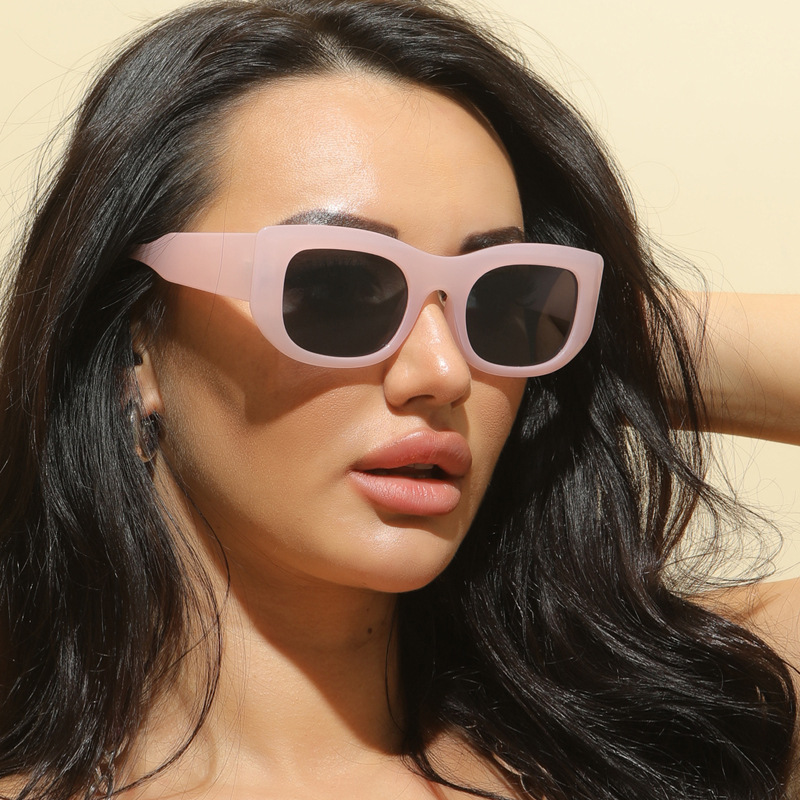 New Retro Rectangular Women's Wide-legged Multi-color Sunglasses display picture 4