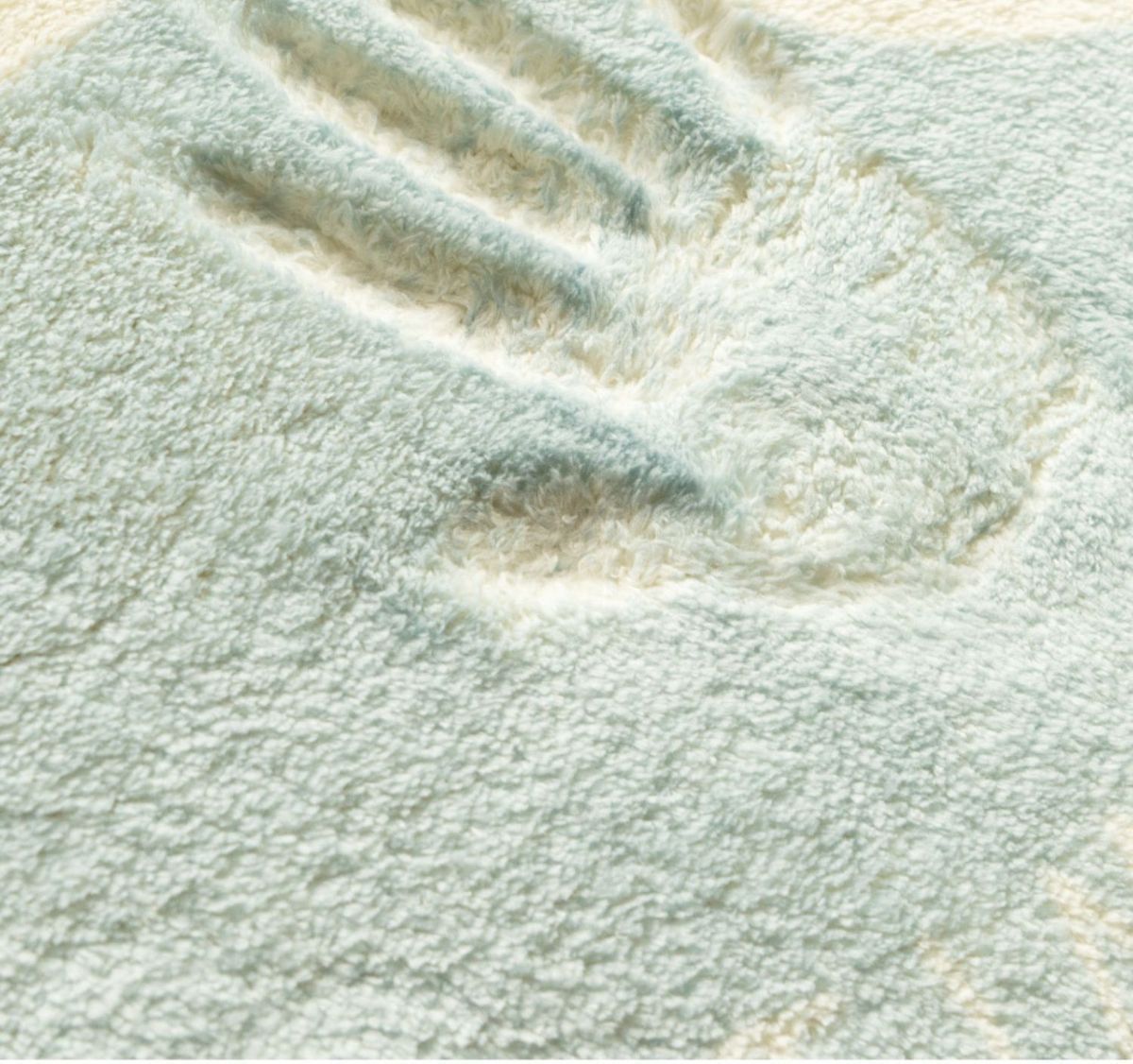 681389118200d24b98750-1fbf-4cf