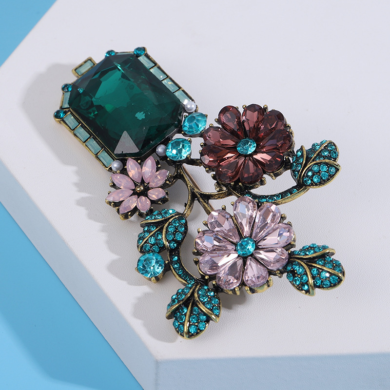 Retro Style Retro Pin Flower Alloy Inlay Rhinestones Women's Brooches