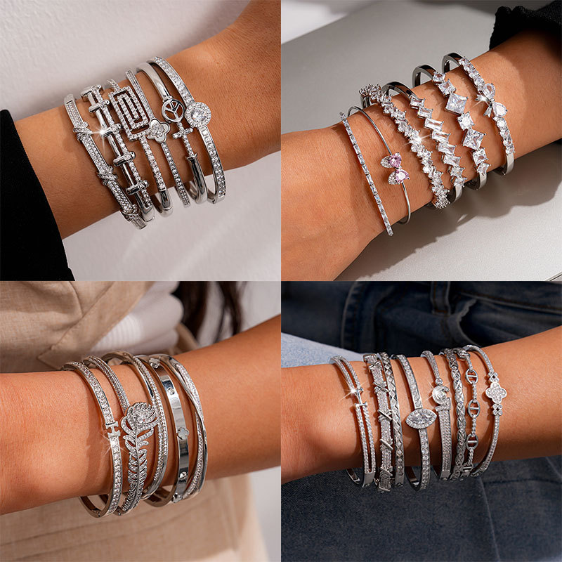 Geometric retro fashionable bracelet with zircon