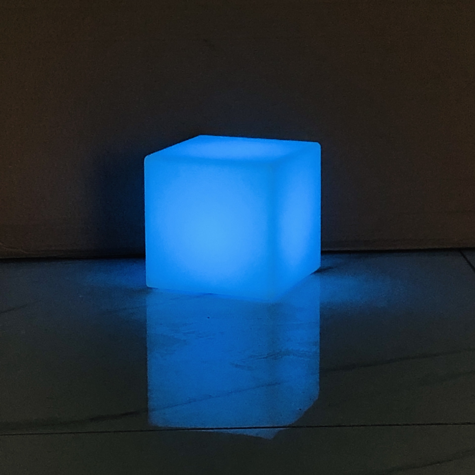Transfronterizos de venta caliente bar cuadrada lámpara de escritorio restaurante ambiente creativo colorido decoración lámpara de escritorio LED lámpara cuadrada