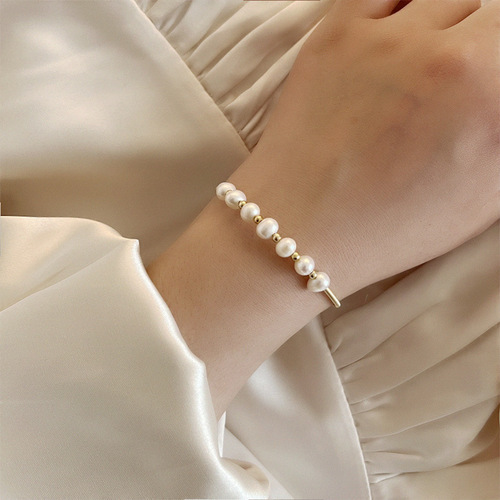 Japanese and Korean-inspired minimalist handmade freshwater pearl bracelet, irregularly exquisite and small, versatile bracelet, fairy-like accessories for women