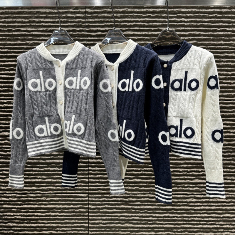Alo Sweater Cardigan Jacquard Letter Sweater Cardigan for Women 25 Autumn Winter New Arrival in October Fashionable Simple Cardigan Alo Sweater Cardigan Jacquard Letter Sweater Cardigan for Women 25 Autumn Winter New Arrival in October Fashionable Simple Cardigan