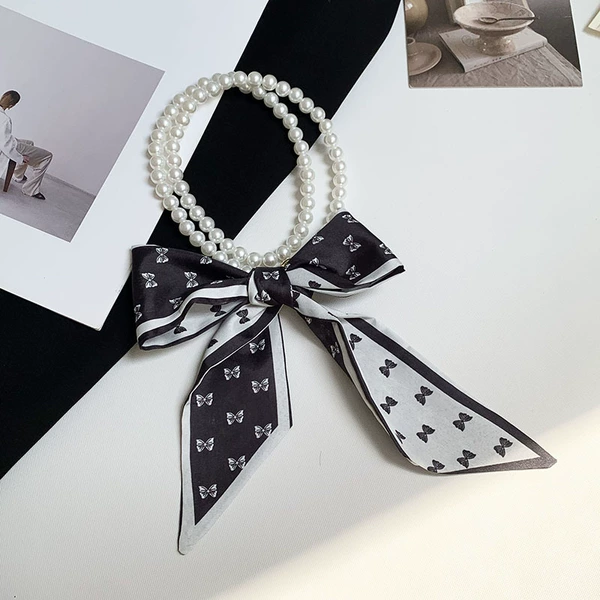 Black and White Butterfly [Pearl Silk Scarf]