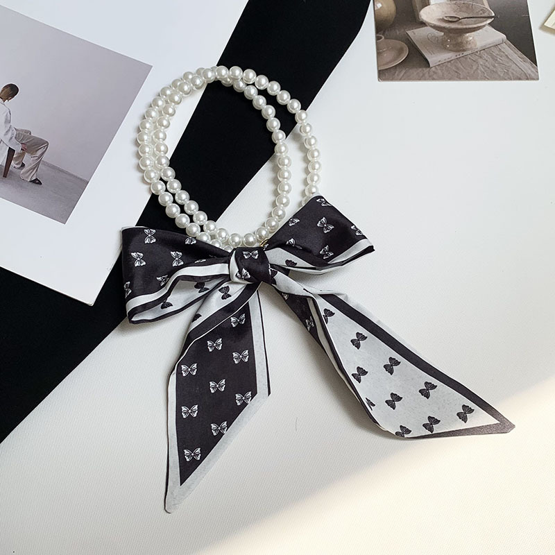 Pequeña bufandas para mujeres de verano 2025 collar de perlas retrógrado francés con bufandas de seda collar decoración clavícula variable correa