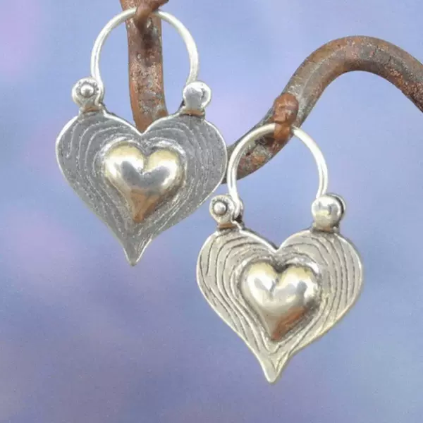 Gypsy Geometric Love Alloy Earrings All-match Niche Peach Heart Design Metal Die-casting Distinctive Earrings Jewelry