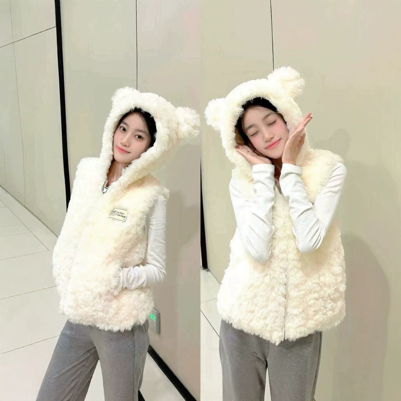 2026 Women's Vest with Bear Ears, Faux Rex Rabbit Fur, Brushed, Autumn/Winter, Loose Fit, Short, Cute, Sleeveless, Plush Vest 2026 Women's Vest with Bear Ears, Faux Rex Rabbit Fur, Brushed, Autumn/Winter, Loose Fit, Short, Cute, Sleeveless, Plush Vest