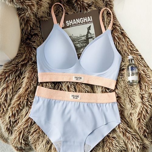 High-quality original patented underwear for women, seamless small breasts push-up, secondary breasts anti-sagging, beautiful breasts bra and panties set