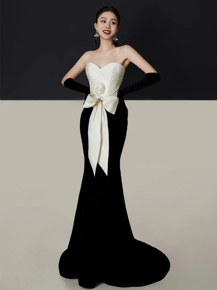 Vestido de noche de verano 2026 nuevo estilo de tetas Hepburn estilo retro flores de la cena de la novia fotografía negro y blanco vestido de cola de pescado