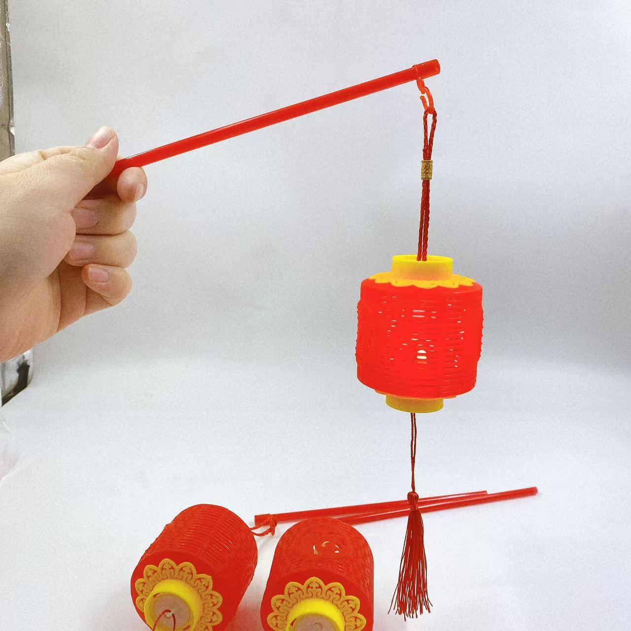 Lanternas portátiles para niños de Año Nuevo Festival de linternas Fu Zi luz pequeña linterna festiva lanternas rojas estand 2 yuanes lotes de grandes almacenes