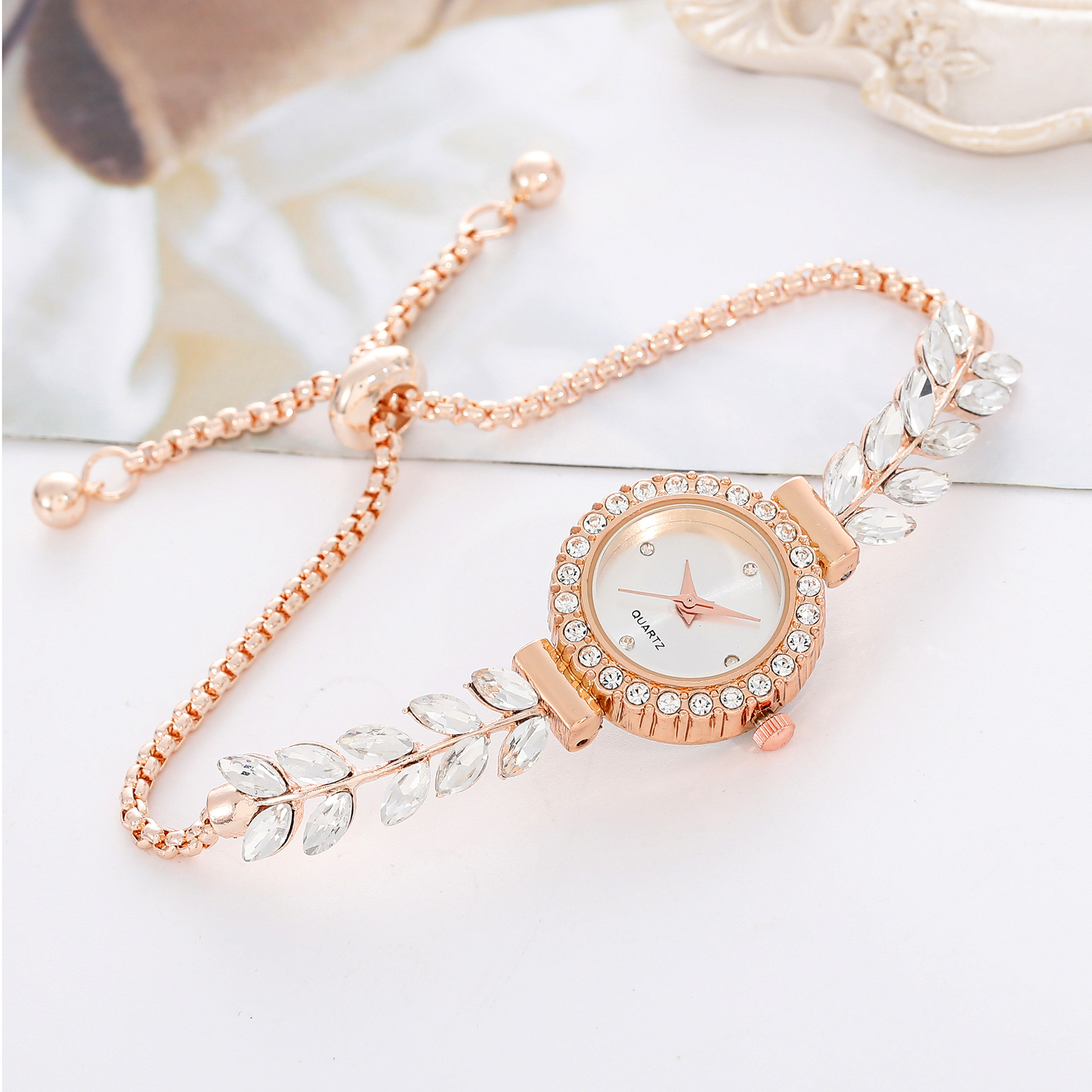Casual Simple Style Leaves Jewelry Buckle Quartz Women's Watches display picture 3