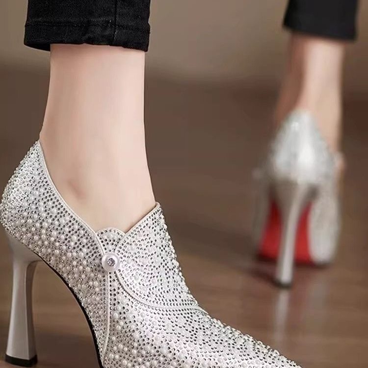 2026 New Champagne Color Red-Soled Wedding Shoes with Rhinestones, Chunky Heels, Waterproof Platform High Heels, Pearl Bridesmaid Shoes, Pointed-Toe Single Shoes