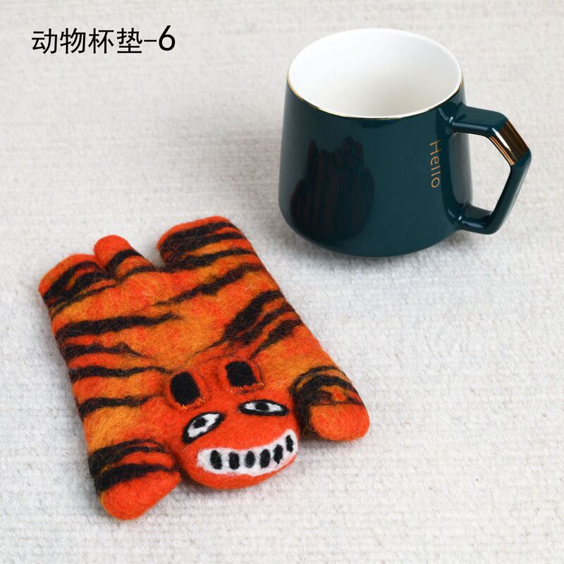 手作りの羊のフェルト動物のコースター|undefined