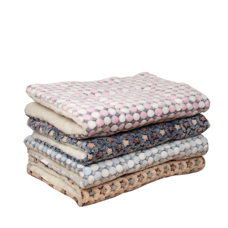 Directo de fábrica Pet Mat engrosada otoño e invierno cálido gato perro estera antideslizante manta cojín al por mayor