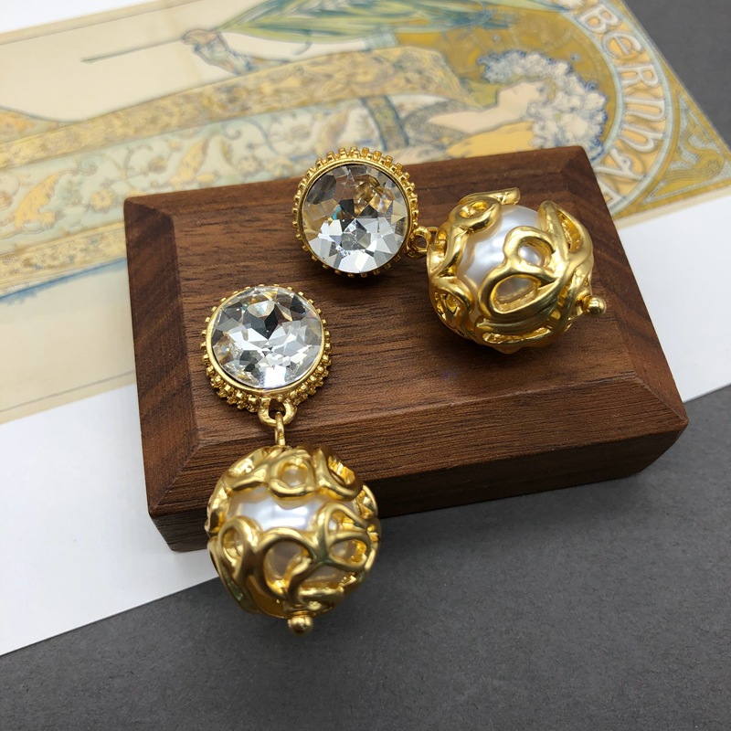 Ball Pattern Women'S Gender Retro Ball Artificial Pearl Alloy Plating Inlay Artificial Gemstones Women's Drop Earrings