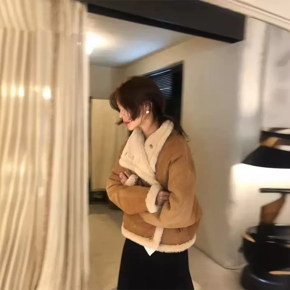 2024现韩东大门秋冬新款ver*o皮毛一体双面羊羔毛宽松短外套女