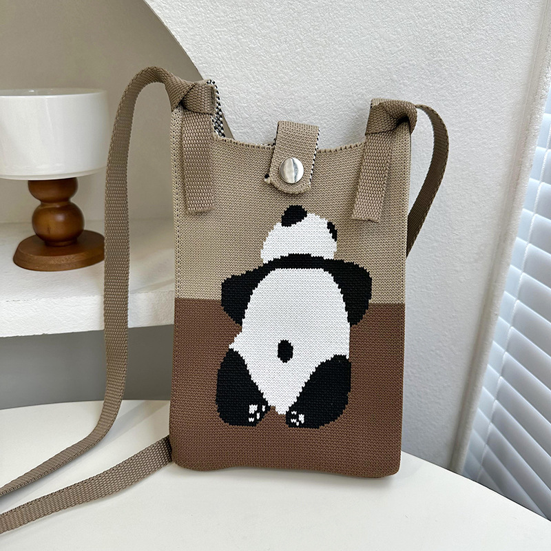 Panda de espalda de color café