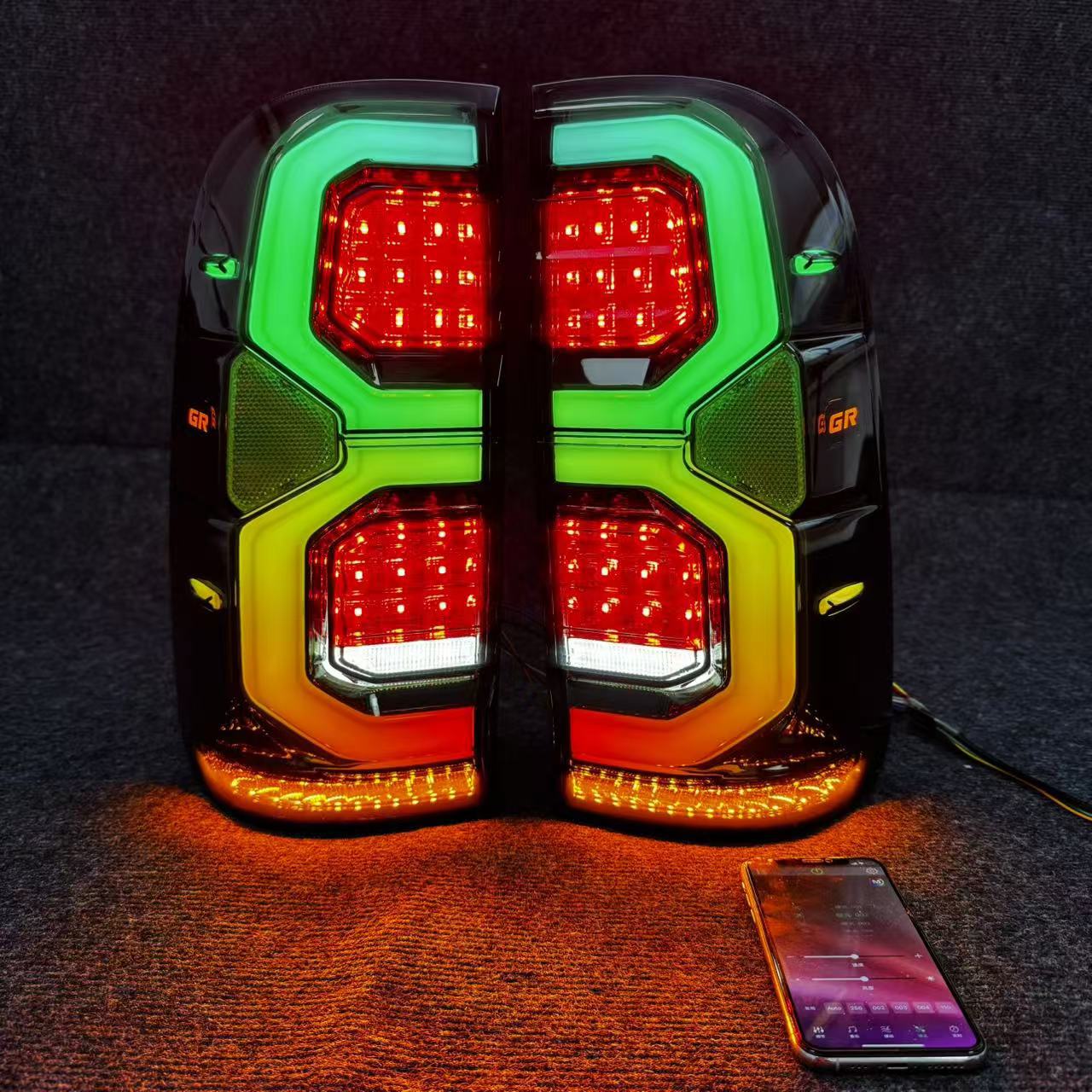 Toyota Hilux Vigo 2004-2015 LED arxa fənərlər RGB idarəetməli