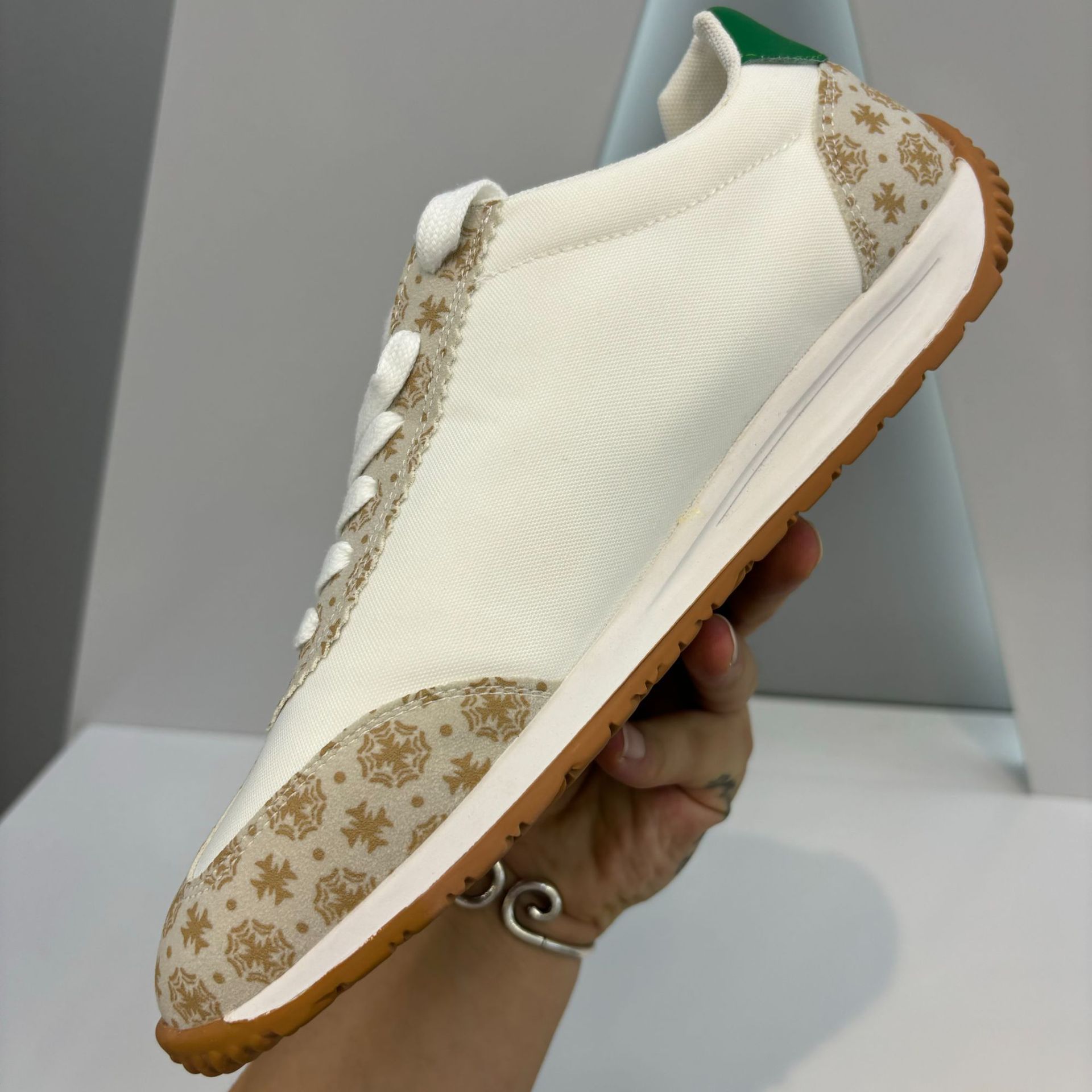 Sneakers uomo bianche scarpe casual comode da passeggio_voghion.com